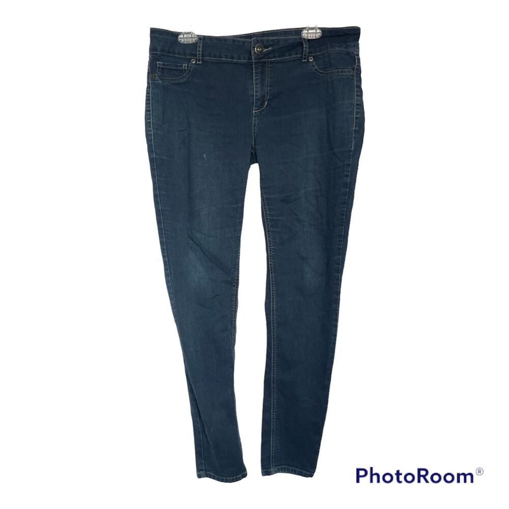 SKU 1598 Maurices Women's Blue Jeans Size XL Reg Mid Rise Skinny